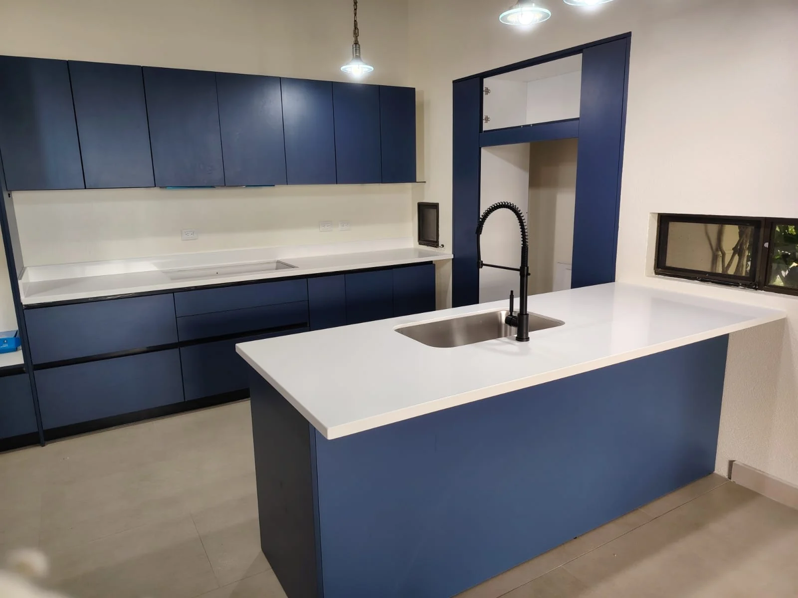 Cocinas y baños con cuarzo, granito y sobres de cuarzo en Costa Rica