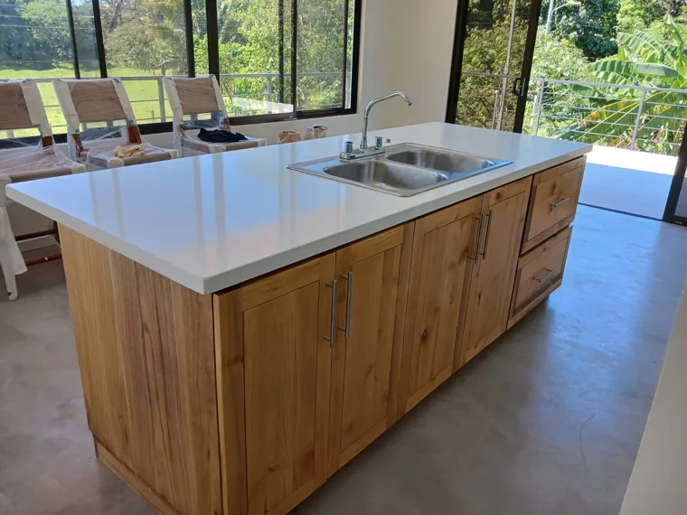 Superficie y detalles de cocina