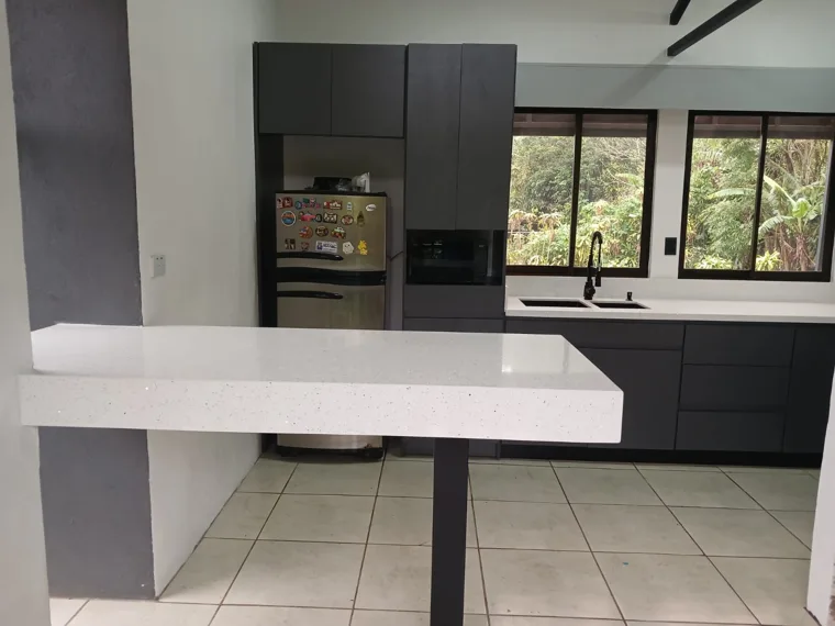 Superficie y detalles de cocina